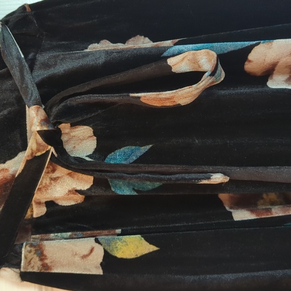 Women's Velvet Dress - Picture 3 of 4